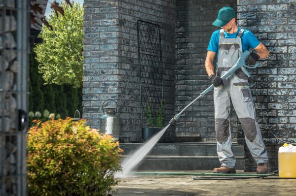 Cost of Outside House Cleaning in College Station